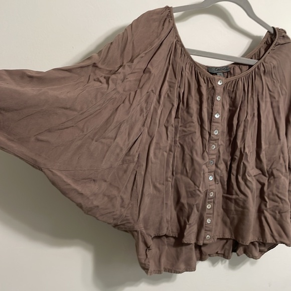 Cecico Brown Button Down Blouse - Picture 2 of 4